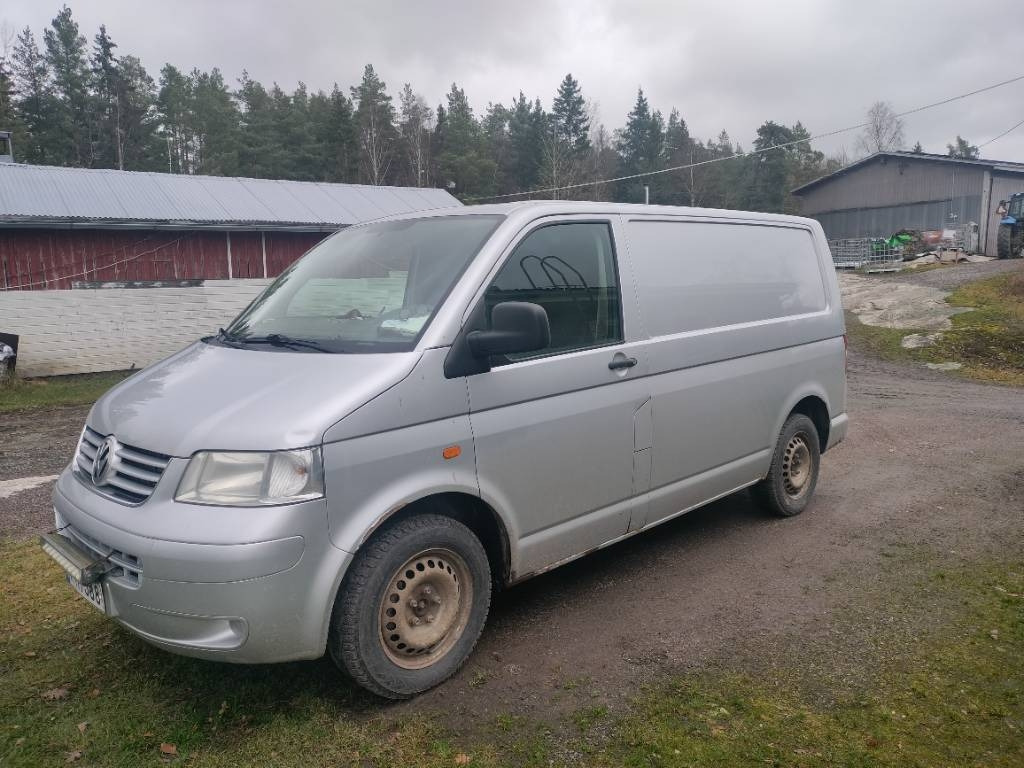 Volkswagen Transporter 1.9 TDI - فان المدمجة: صور 1 Volkswagen Transporter 1.9 TDI - فان المدمجة: صور 1
