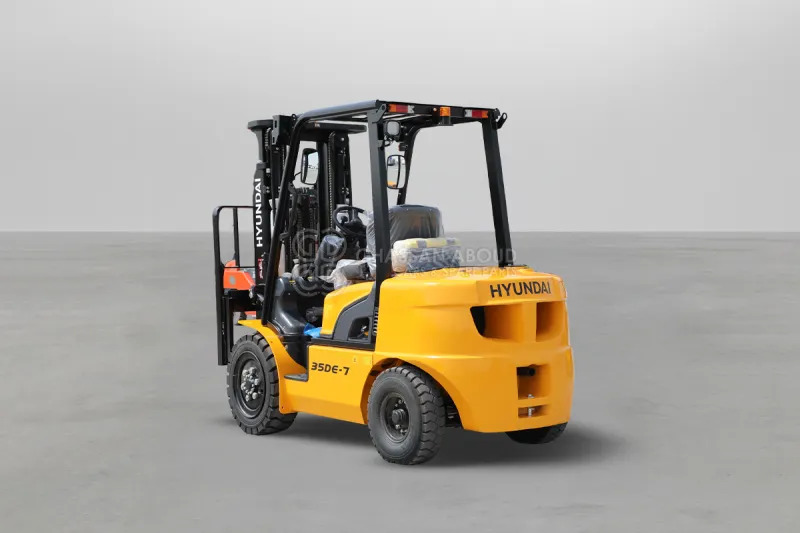 Hyundai Forklift 35DE-7 3.5 TONS DIESEL 3 STAGE - رافعة شوكية ديزل: صور 3 Hyundai Forklift 35DE-7 3.5 TONS DIESEL 3 STAGE - رافعة شوكية ديزل: صور 3