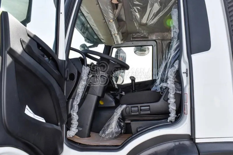 Iveco T-WAY AD380T47H 6x4 R24 Tyres Chassis - Barcelona Stock - الشاسيه شاحنة: صور 4 Iveco T-WAY AD380T47H 6x4 R24 Tyres Chassis - Barcelona Stock - الشاسيه شاحنة: صور 4