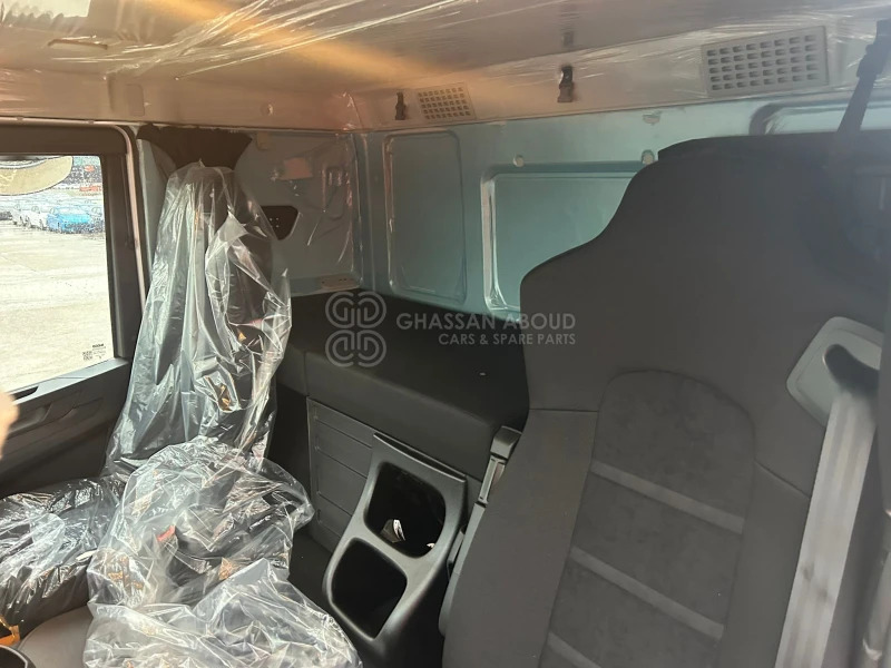 Iveco T-WAY AT380T43H 6x4 R20 Tyres Chassis - Barcelona Stock - الشاسيه شاحنة: صور 3 Iveco T-WAY AT380T43H 6x4 R20 Tyres Chassis - Barcelona Stock - الشاسيه شاحنة: صور 3