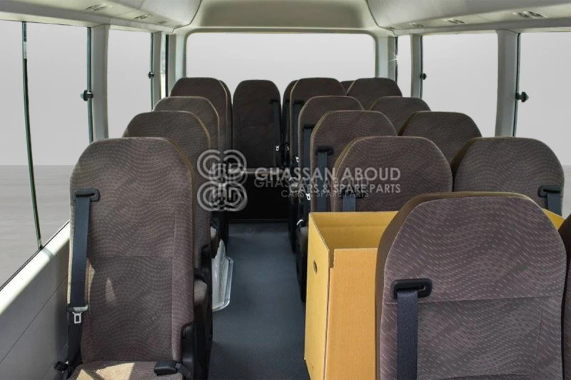 Toyota Coaster High Roof - باص النقل بين المدن: صور 5 Toyota Coaster High Roof - باص النقل بين المدن: صور 5