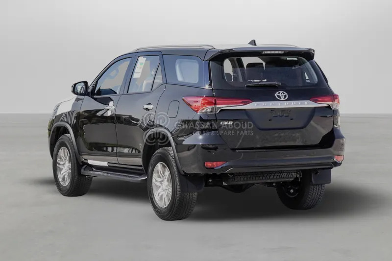 Toyota Fortuner 4x4 PART-TIME - سيارة دفع رباعي: صور 4 Toyota Fortuner 4x4 PART-TIME - سيارة دفع رباعي: صور 4