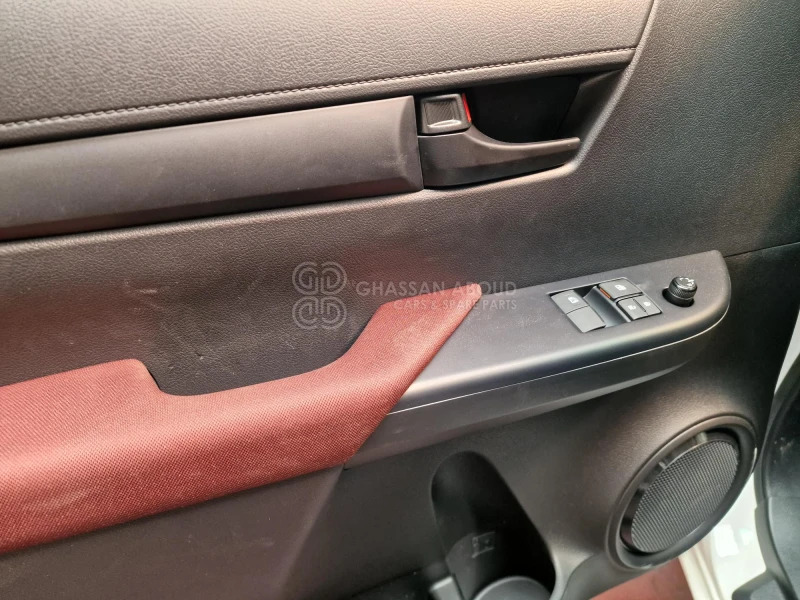 Toyota Hilux Single Cabin - شاحنة البيك أب: صور 4 Toyota Hilux Single Cabin - شاحنة البيك أب: صور 4