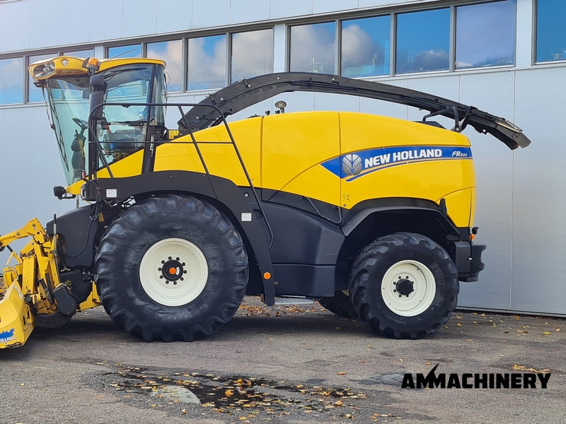 New Holland FR500 4WD - حصادة الأعلاف: صور 5 New Holland FR500 4WD - حصادة الأعلاف: صور 5