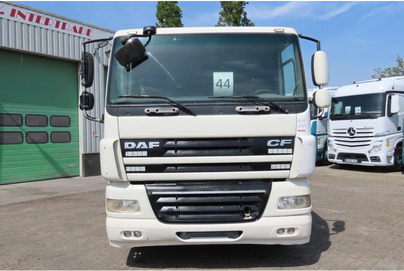 DAF CF 85.410 Manual, Retarder, PTO/Hydraulic, Very clean truck! - شاحنة جرار: صور 3 DAF CF 85.410 Manual, Retarder, PTO/Hydraulic, Very clean truck! - شاحنة جرار: صور 3