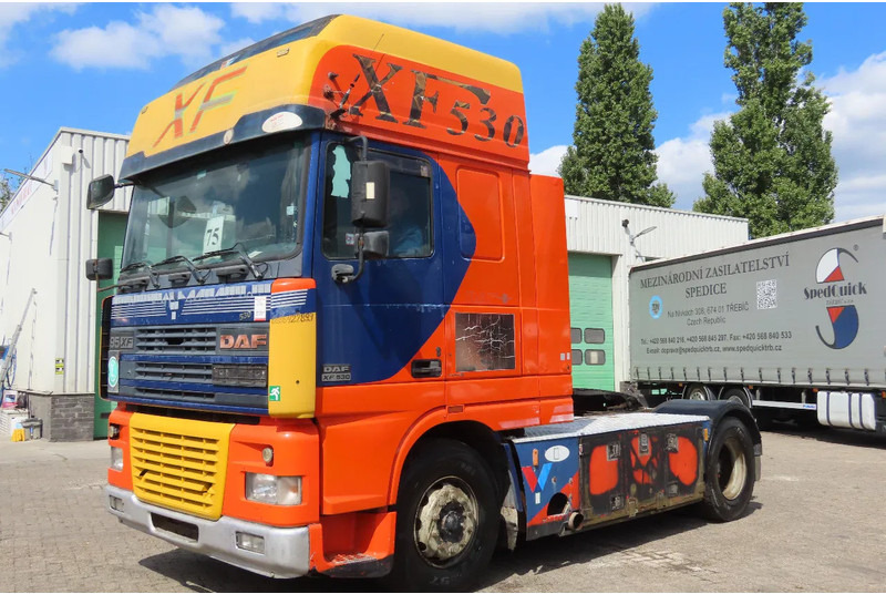DAF XF 530 type E4, Manual!!! - شاحنة جرار: صور 1 DAF XF 530 type E4, Manual!!! - شاحنة جرار: صور 1
