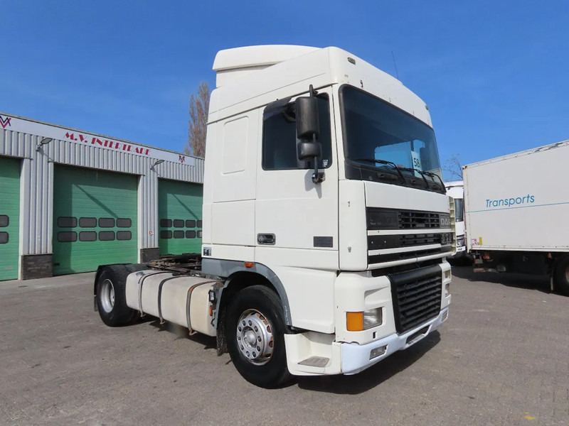 DAF XF 95.480 E4 type, Manual ger, Manual. Great state - شاحنة جرار: صور 1 DAF XF 95.480 E4 type, Manual ger, Manual. Great state - شاحنة جرار: صور 1