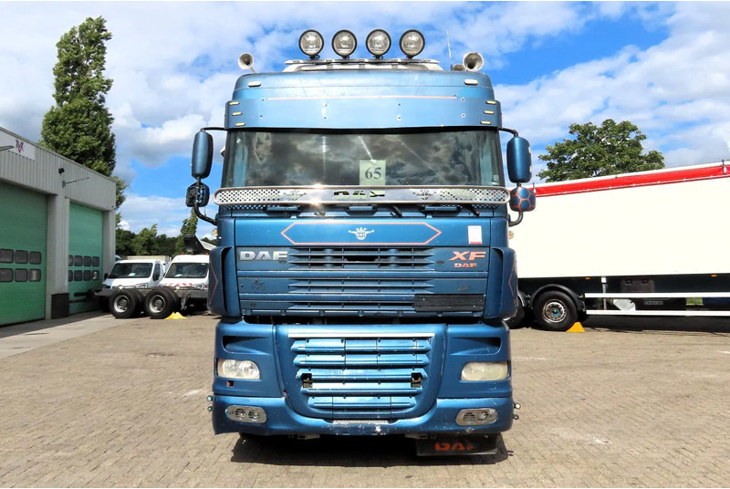 DAF XF 95.530 EURO4. Royal DAF! - شاحنة جرار: صور 2 DAF XF 95.530 EURO4. Royal DAF! - شاحنة جرار: صور 2