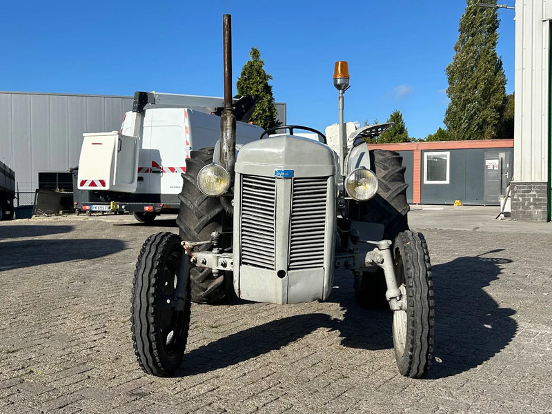Diversen FERGUSON tractor - جرار: صور 5 Diversen FERGUSON tractor - جرار: صور 5