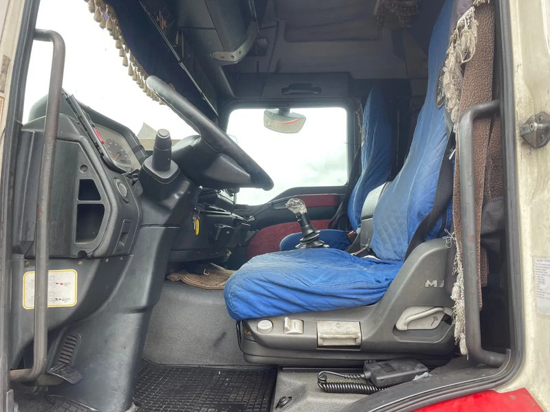 MAN TGA 18.410 EURO2 , Manual injection, FRIGO - شاحنة جرار: صور 5 MAN TGA 18.410 EURO2 , Manual injection, FRIGO - شاحنة جرار: صور 5