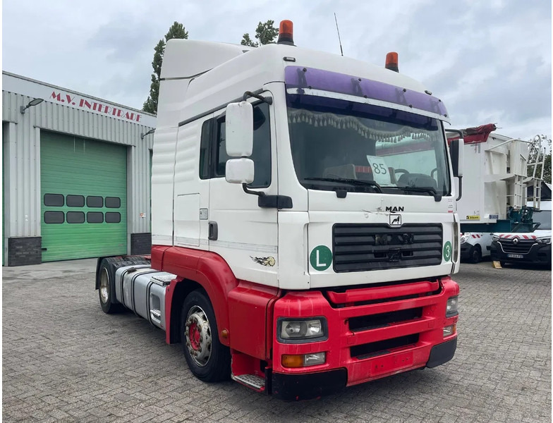 MAN TGA 18.410 EURO2 , Manual injection, FRIGO - شاحنة جرار: صور 1 MAN TGA 18.410 EURO2 , Manual injection, FRIGO - شاحنة جرار: صور 1