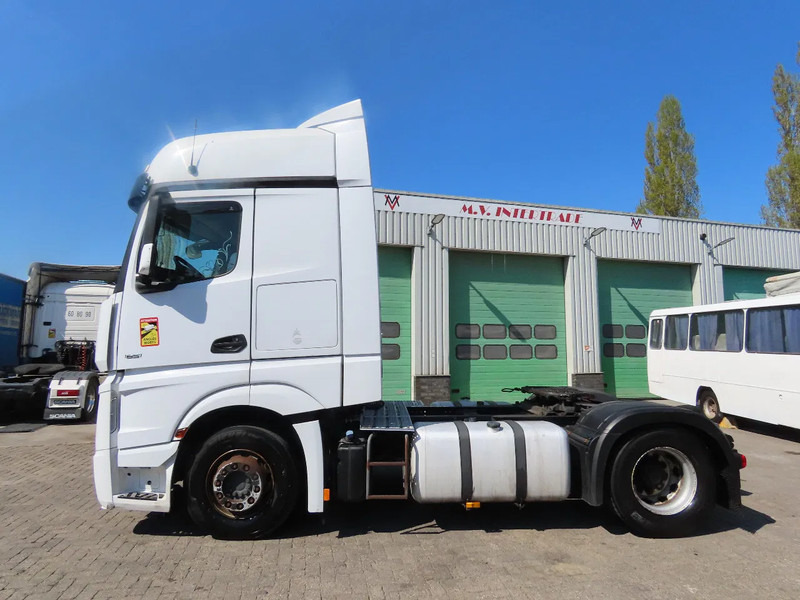 Mercedes-Benz Actros 1851 RETARDER, EVV, 831300 km original! RETARDER, 2 tanks - شاحنة جرار: صور 5 Mercedes-Benz Actros 1851 RETARDER, EVV, 831300 km original! RETARDER, 2 tanks - شاحنة جرار: صور 5
