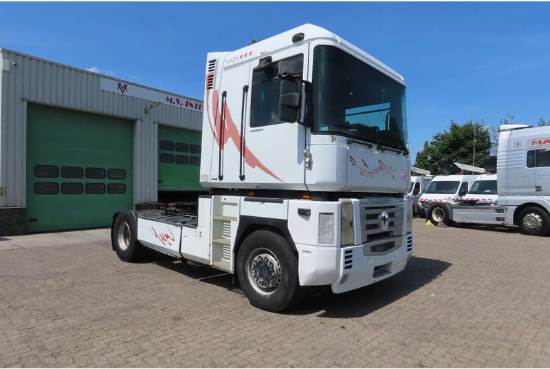 Renault Magnum 440 Mack! Manual gearbox. Royal truck - شاحنة جرار: صور 1 Renault Magnum 440 Mack! Manual gearbox. Royal truck - شاحنة جرار: صور 1