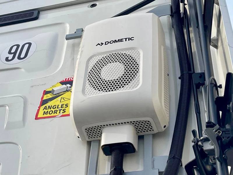 Renault T480 vin: VF611A360MD027942 ! ORIGINAL PAINT! 2X FUEL TANK, PARKING AIRCO, FRIGO - شاحنة جرار: صور 4 Renault T480 vin: VF611A360MD027942 ! ORIGINAL PAINT! 2X FUEL TANK, PARKING AIRCO, FRIGO - شاحنة جرار: صور 4