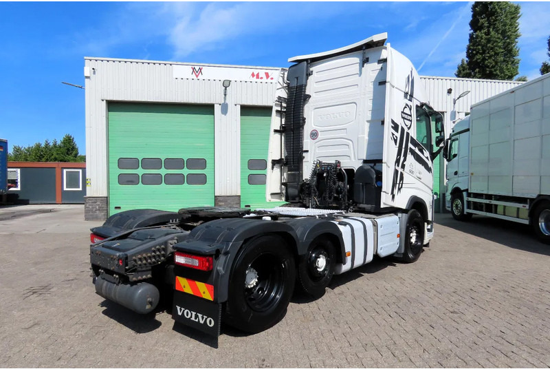Volvo FH 500 YV2RT40C3JB860437 EURO6, 6x2, 2 tanks, - شاحنة جرار: صور 5 Volvo FH 500 YV2RT40C3JB860437 EURO6, 6x2, 2 tanks, - شاحنة جرار: صور 5