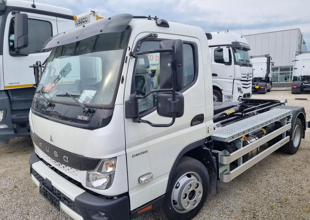 FUSO Canter 9c18AMT - شاحنة ذات الخطاف: صور 3 FUSO Canter 9c18AMT - شاحنة ذات الخطاف: صور 3