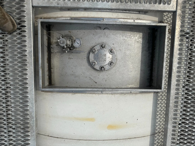 صهريج حاوية CIMC 20FT ISO / 25.020L-1-COMP. / L4BN / UN Portable / T11 / test: 10-2027: صور 17 صهريج حاوية CIMC 20FT ISO / 25.020L-1-COMP. / L4BN / UN Portable / T11 / test: 10-2027: صور 17