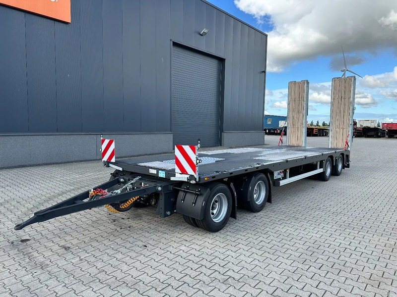 Faymonville MAX600-S-4-8.90-U, 4 axles (2 + 2), hydraulic ramps, loading-floor 8.90cm, NEW!! - شاحنة نقل سيارات مقطورة: صور 1 Faymonville MAX600-S-4-8.90-U, 4 axles (2 + 2), hydraulic ramps, loading-floor 8.90cm, NEW!! - شاحنة نقل سيارات مقطورة: صور 1