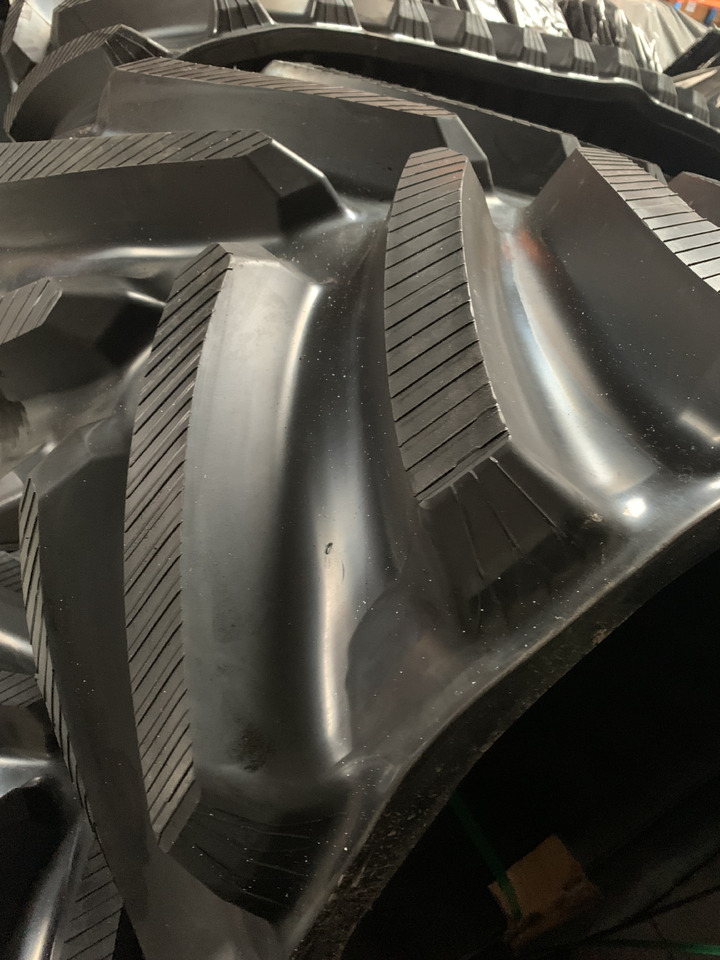 Rubber track for Versatile 30" - مسارات للحفارات - جرار مجنزر: صور 3 Rubber track for Versatile 30" - مسارات للحفارات - جرار مجنزر: صور 3