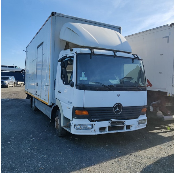 Mercedes-Benz 818 - بصندوق مغلق شاحنة: صور 2 Mercedes-Benz 818 - بصندوق مغلق شاحنة: صور 2