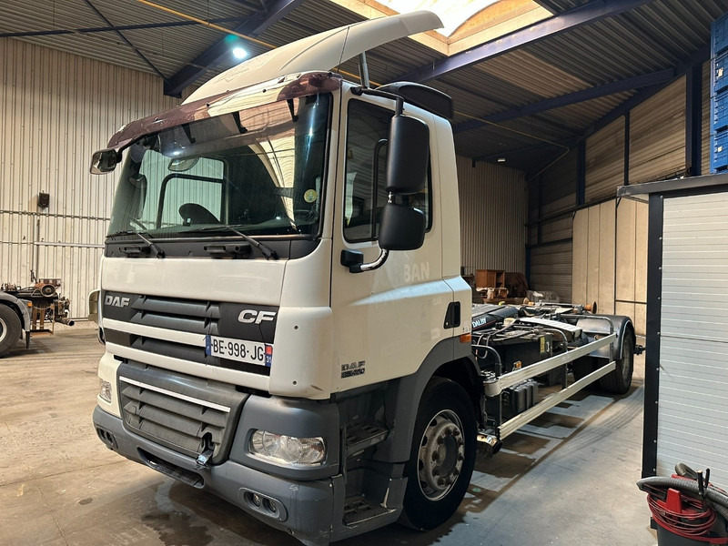 DAF CF 85.410 19T - 4x2 HOOKLIFT DALBY 16T - 5350mm - MANUAL ZF - TUV 09/2025 - EURO 5 - A/C - شاحنة ذات الخطاف: صور 3 DAF CF 85.410 19T - 4x2 HOOKLIFT DALBY 16T - 5350mm - MANUAL ZF - TUV 09/2025 - EURO 5 - A/C - شاحنة ذات الخطاف: صور 3