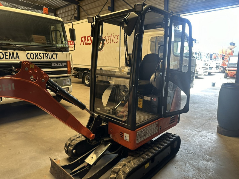 Hitachi ZAXIS ZX19-6 CR 1.9T - 1349H - CABINE - ADJUSTABLE TRACKS - EXTRA HYDR - QUICK HITCH - BE MACHINE - حفارة مصغرة: صور 5 Hitachi ZAXIS ZX19-6 CR 1.9T - 1349H - CABINE - ADJUSTABLE TRACKS - EXTRA HYDR - QUICK HITCH - BE MACHINE - حفارة مصغرة: صور 5