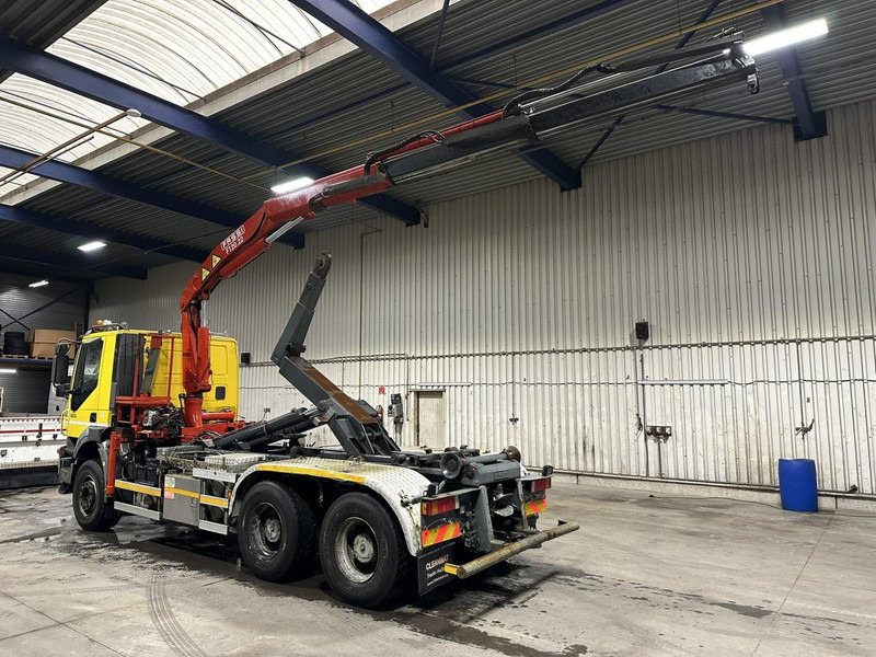 Iveco TRAKKER 350 6x4 HOOKLIFT + CRANE FASSI F120.22 (5/6 F) - *342.000km* - STEEL SPRING / BIG AXLES - AS TRONIC AUTOMATIC GEARBOX - شاحنة ذات الخطاف, شاحنة كرين: صور 4 Iveco TRAKKER 350 6x4 HOOKLIFT + CRANE FASSI F120.22 (5/6 F) - *342.000km* - STEEL SPRING / BIG AXLES - AS TRONIC AUTOMATIC GEARBOX - شاحنة ذات الخطاف, شاحنة كرين: صور 4