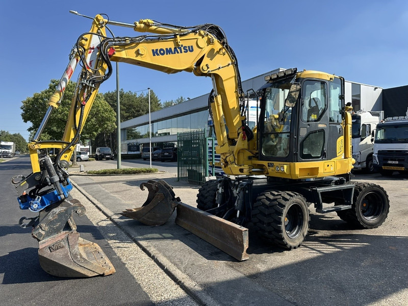 Komatsu PW 118 MR-11 14.3T - SMP ROTOTILT - *2413h* - CENTRAL GREASING - BLADE - 3 BUCKETS - TOP CONDITION - BE MACHINE - حفارة على عجلات: صور 2 Komatsu PW 118 MR-11 14.3T - SMP ROTOTILT - *2413h* - CENTRAL GREASING - BLADE - 3 BUCKETS - TOP CONDITION - BE MACHINE - حفارة على عجلات: صور 2