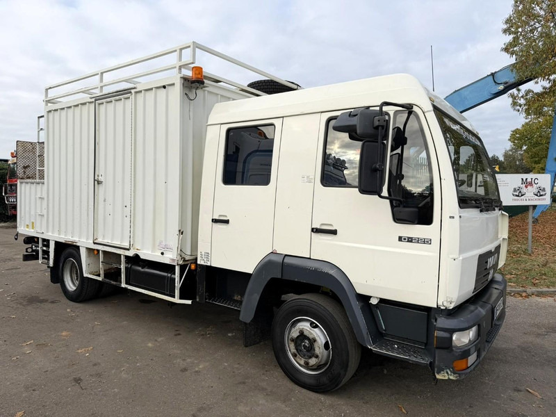 MAN 10.225 LC CLOSED BOX / KOFFER - DOKA - MANUAL GEARBOX - *344.000km* - STEEL SPRING / BLATT / LAMES - BE TRUCK - بصندوق مغلق شاحنة: صور 1 MAN 10.225 LC CLOSED BOX / KOFFER - DOKA - MANUAL GEARBOX - *344.000km* - STEEL SPRING / BLATT / LAMES - BE TRUCK - بصندوق مغلق شاحنة: صور 1