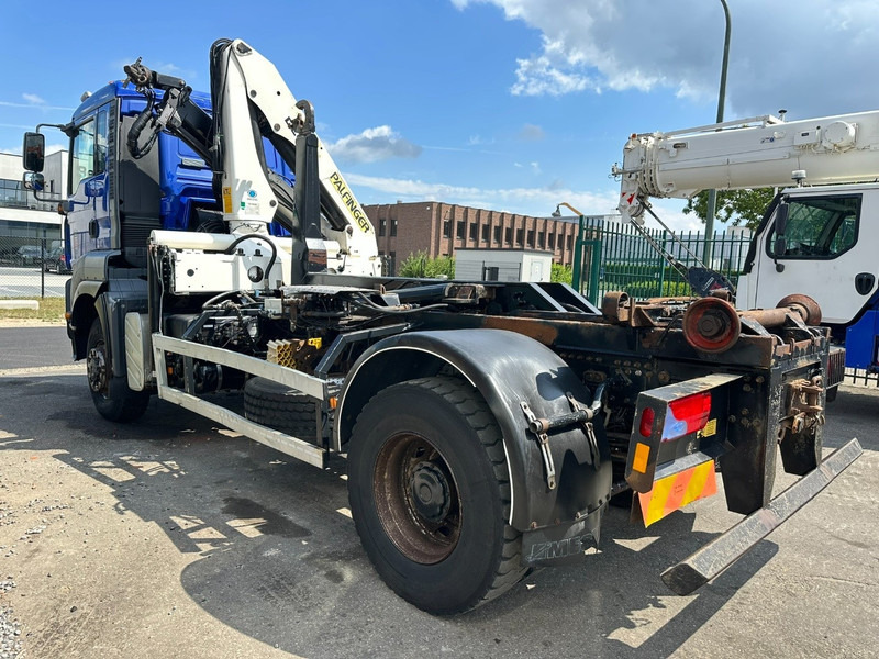 MAN TGA 18.310 4x4 HOOKLIFT + CRANE PALFINGER PK12000 - RADIO - ROTATOR - STEEL SPRING / HUB REDUCTION - MANUAL ZF - BE TRUCK - شاحنة ذات الخطاف, شاحنة كرين: صور 5 MAN TGA 18.310 4x4 HOOKLIFT + CRANE PALFINGER PK12000 - RADIO - ROTATOR - STEEL SPRING / HUB REDUCTION - MANUAL ZF - BE TRUCK - شاحنة ذات الخطاف, شاحنة كرين: صور 5