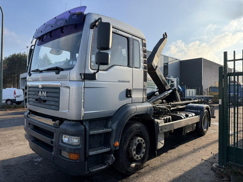 MAN TGA 18.350 4x2 19T HOOKLIFT / ABROLLKIPPER / GANCHO / AMPLIROL - EURO 3 - AS TRONIC AUTOMATIC - شاحنة ذات الخطاف: صور 3 MAN TGA 18.350 4x2 19T HOOKLIFT / ABROLLKIPPER / GANCHO / AMPLIROL - EURO 3 - AS TRONIC AUTOMATIC - شاحنة ذات الخطاف: صور 3