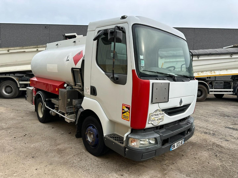 Renault MIDLUM 150 FUEL TANKER / CITERNE MAZOUT - 6500L - 3 COMPARTIMENTS - *ENGINE PROBLEM* - شاحنة صهريج: صور 2 Renault MIDLUM 150 FUEL TANKER / CITERNE MAZOUT - 6500L - 3 COMPARTIMENTS - *ENGINE PROBLEM* - شاحنة صهريج: صور 2