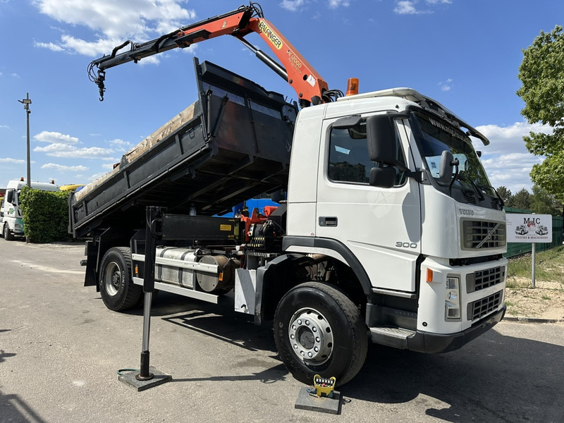 Volvo FM 300 4x4 TIPPER + CRANE PALFINGER PK 12000 - *339.000km* - MANUAL - STEEL SPRING / BIG AXLES - EURO 3 - TÜV 15/10/2025 - قلابات, شاحنة كرين: صور 1 Volvo FM 300 4x4 TIPPER + CRANE PALFINGER PK 12000 - *339.000km* - MANUAL - STEEL SPRING / BIG AXLES - EURO 3 - TÜV 15/10/2025 - قلابات, شاحنة كرين: صور 1