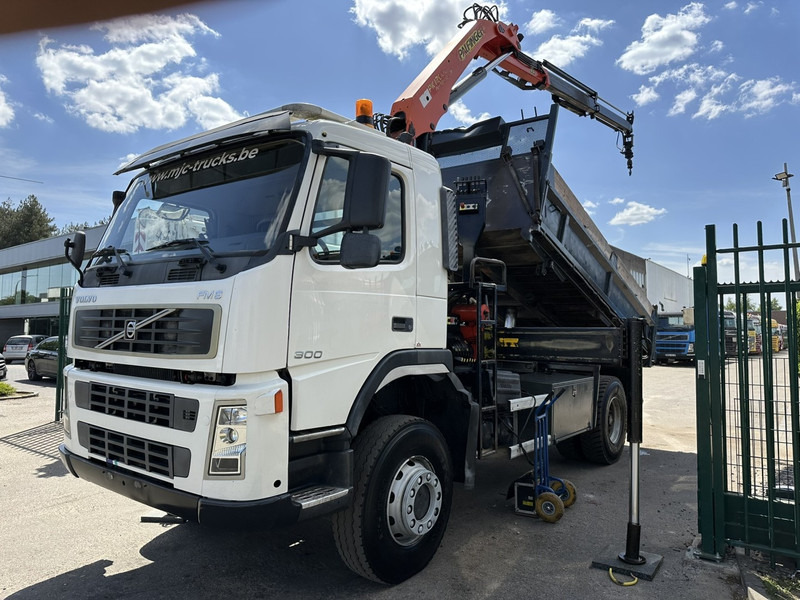 Volvo FM 300 4x4 TIPPER + CRANE PALFINGER PK 12000 - *339.000km* - MANUAL - STEEL SPRING / BIG AXLES - EURO 3 - TÜV 15/10/2025 - قلابات, شاحنة كرين: صور 5 Volvo FM 300 4x4 TIPPER + CRANE PALFINGER PK 12000 - *339.000km* - MANUAL - STEEL SPRING / BIG AXLES - EURO 3 - TÜV 15/10/2025 - قلابات, شاحنة كرين: صور 5