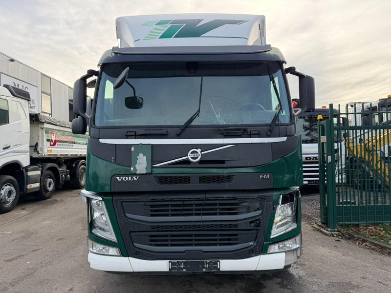 Volvo FM 330 6x2 CLOSED BOX / KOFFER 9m10 - LIFT + STEERING AXLE - *ENGINE / GEARBOX / CHASSIS = OK* - 300.000km - TUV 09/2026 - BE TRUCK - بصندوق مغلق شاحنة: صور 2 Volvo FM 330 6x2 CLOSED BOX / KOFFER 9m10 - LIFT + STEERING AXLE - *ENGINE / GEARBOX / CHASSIS = OK* - 300.000km - TUV 09/2026 - BE TRUCK - بصندوق مغلق شاحنة: صور 2