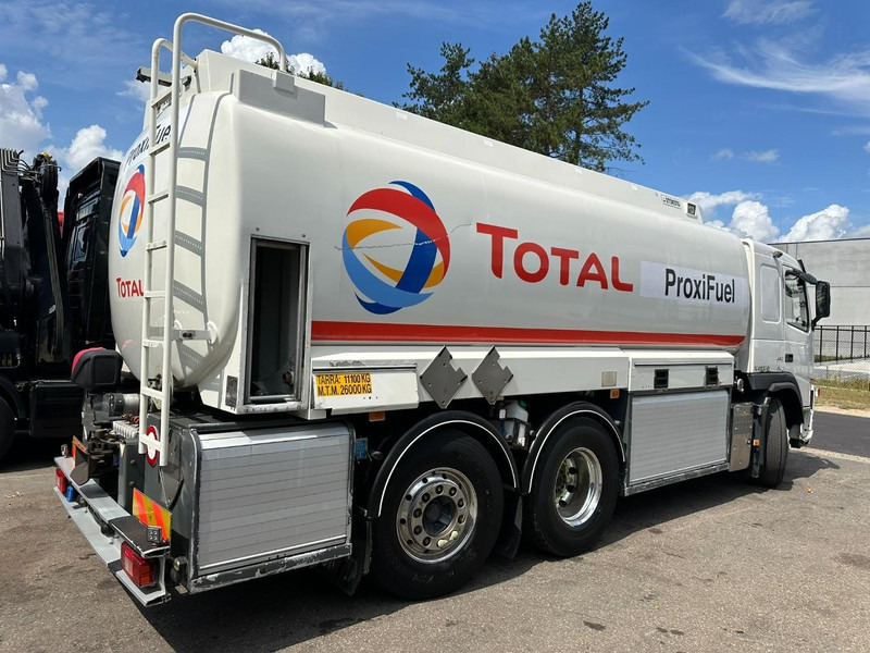 Volvo FM 450 6x2 19.000L - 5 COMP. FUEL TANKER / CITERNE - LIFT + STEERING AXLE - EURO 5 - - شاحنة صهريج: صور 4 Volvo FM 450 6x2 19.000L - 5 COMP. FUEL TANKER / CITERNE - LIFT + STEERING AXLE - EURO 5 - - شاحنة صهريج: صور 4