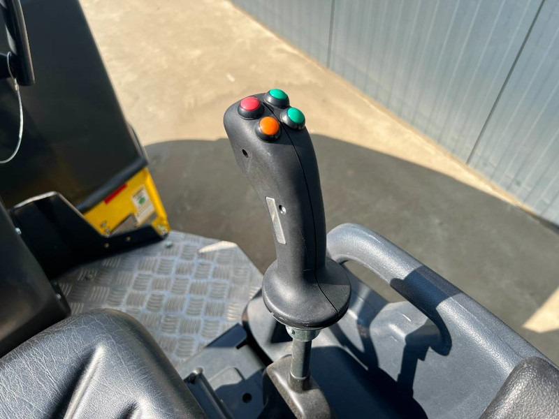 مدحلة جديد Bomag BW100 AD-5: صور 13 مدحلة جديد Bomag BW100 AD-5: صور 13