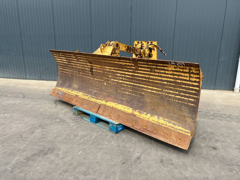 Cat 12H / 120M / 120H / 140G / 140H / 140K / 140M / 14 - شفرة الجرافة - آلات البناء: صور 1 Cat 12H / 120M / 120H / 140G / 140H / 140K / 140M / 14 - شفرة الجرافة - آلات البناء: صور 1