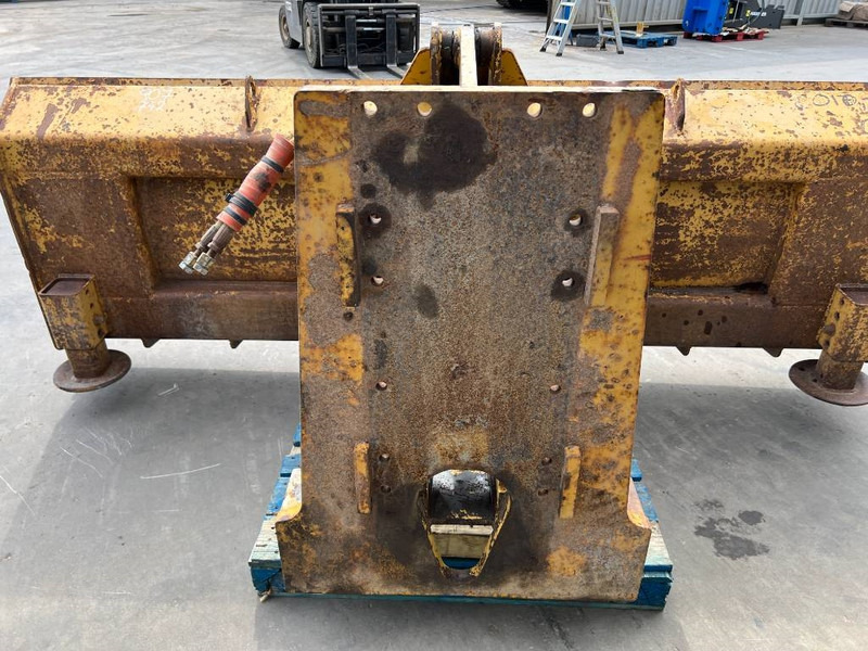 Cat 12H / 120M / 120H / 140G / 140H / 140K / 140M / 14 - شفرة الجرافة - آلات البناء: صور 4 Cat 12H / 120M / 120H / 140G / 140H / 140K / 140M / 14 - شفرة الجرافة - آلات البناء: صور 4