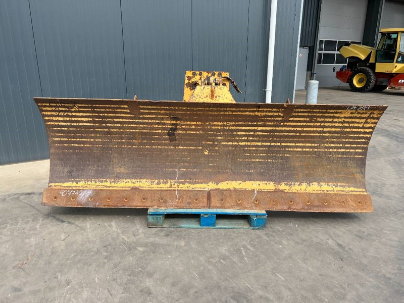 Cat 12H / 120M / 120H / 140G / 140H / 140K / 140M / 1 - شفرة الجرافة - آلات البناء: صور 2 Cat 12H / 120M / 120H / 140G / 140H / 140K / 140M / 1 - شفرة الجرافة - آلات البناء: صور 2