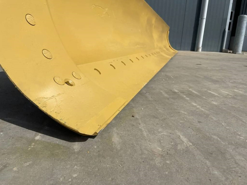 Cat 140H Moldboard - شفرة الجرافة - آلات البناء: صور 4 Cat 140H Moldboard - شفرة الجرافة - آلات البناء: صور 4