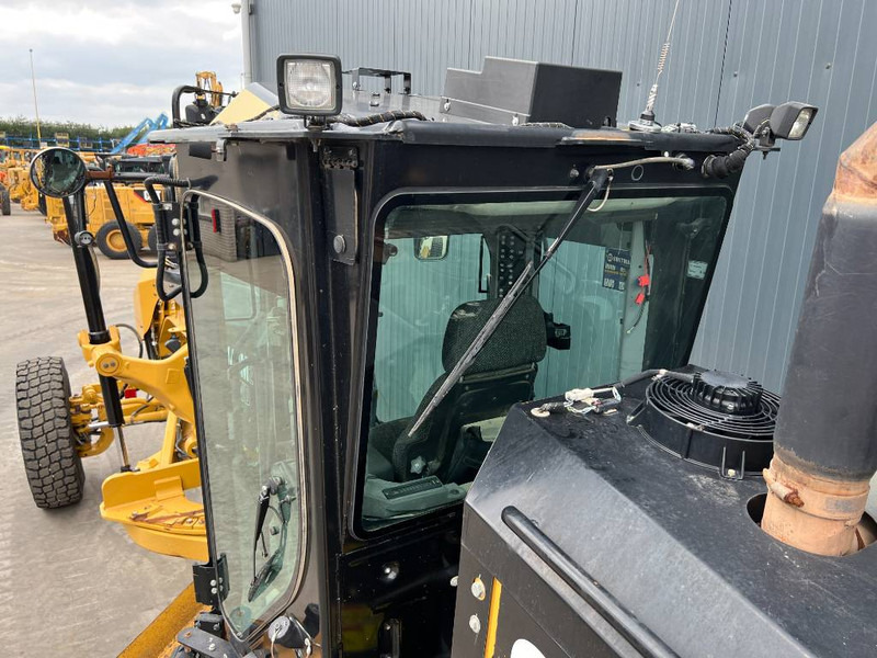 Cat 140M2 AWD - آلة تسوية الأرض: صور 5 Cat 140M2 AWD - آلة تسوية الأرض: صور 5