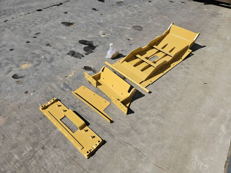 Cat 140M3 - ملحقات - آلات البناء: صور 4 Cat 140M3 - ملحقات - آلات البناء: صور 4
