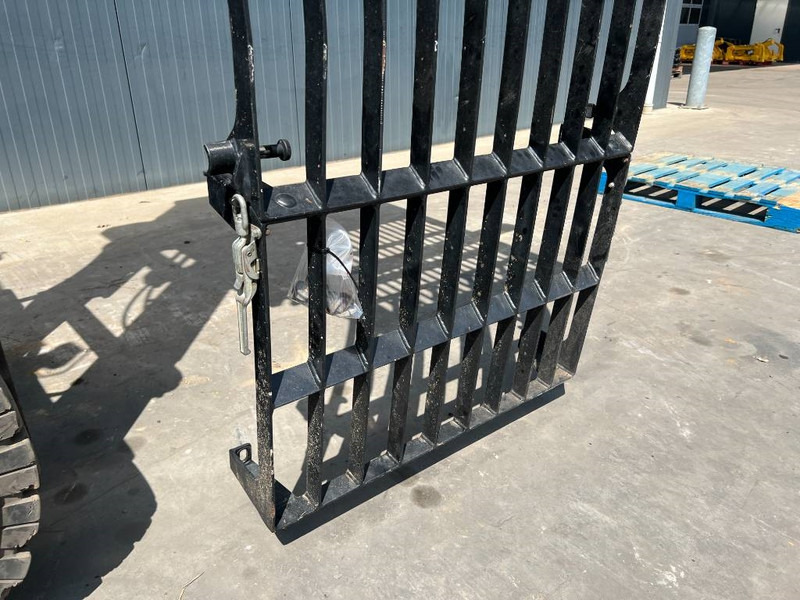 Cat 313E / 320F / 323E / 325F / 329E / 330F / 336E / 3 - الكابينة والداخلية - آلات البناء: صور 4 Cat 313E / 320F / 323E / 325F / 329E / 330F / 336E / 3 - الكابينة والداخلية - آلات البناء: صور 4