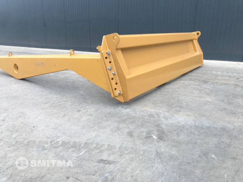 Cat 725 - باب خلفي للشحن - آلات البناء: صور 2 Cat 725 - باب خلفي للشحن - آلات البناء: صور 2