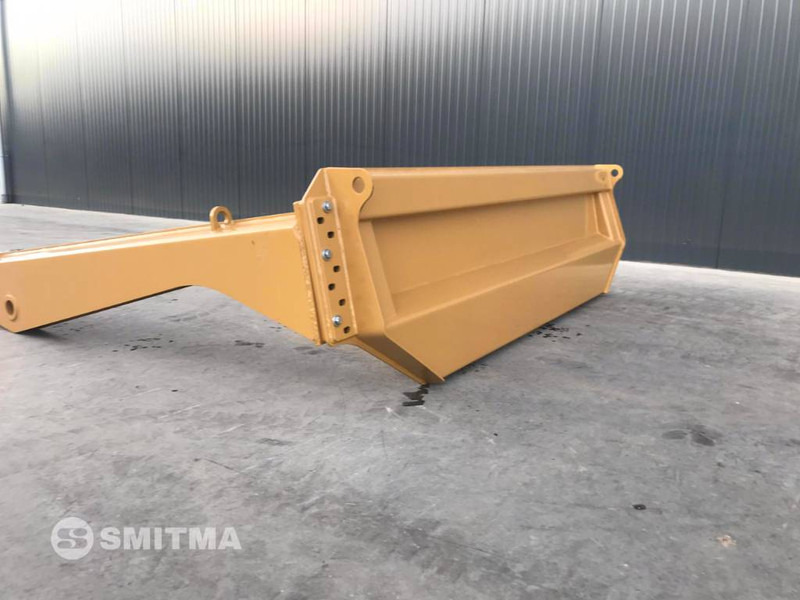 Cat 730 - باب خلفي للشحن - آلات البناء: صور 2 Cat 730 - باب خلفي للشحن - آلات البناء: صور 2