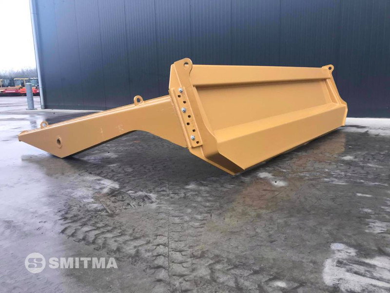 Cat 745 - باب خلفي للشحن - آلات البناء: صور 2 Cat 745 - باب خلفي للشحن - آلات البناء: صور 2