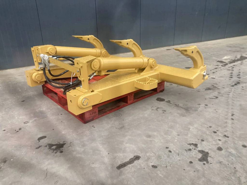 Cat D4H Ripper - ملحقات - آلات البناء: صور 3 Cat D4H Ripper - ملحقات - آلات البناء: صور 3