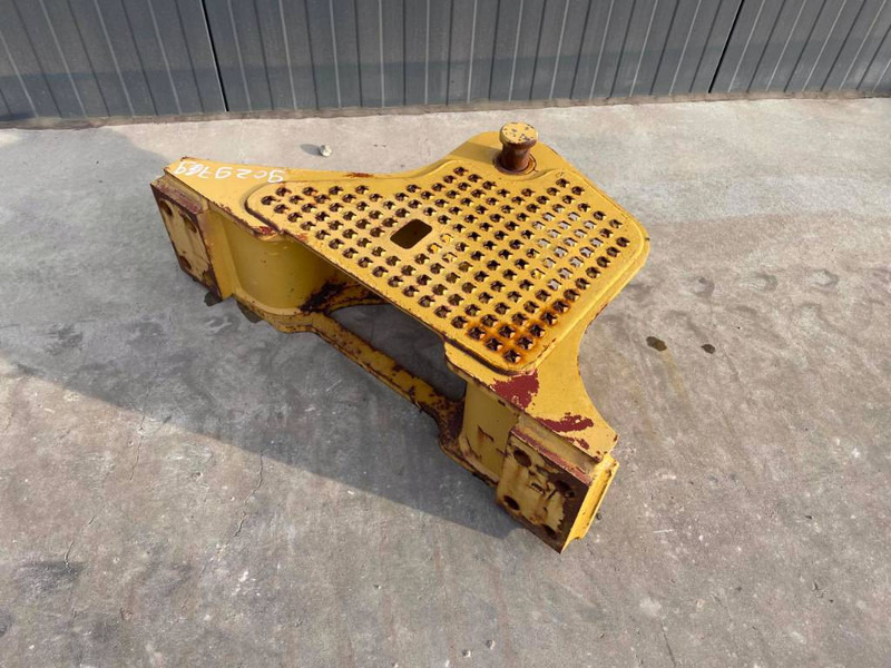 Cat D6K Zugtraverse - ملحقات - آلات البناء: صور 2 Cat D6K Zugtraverse - ملحقات - آلات البناء: صور 2