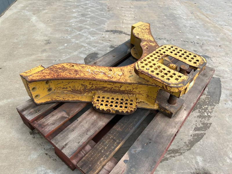 Cat D6N / D6M - ملحقات - آلات البناء: صور 1 Cat D6N / D6M - ملحقات - آلات البناء: صور 1